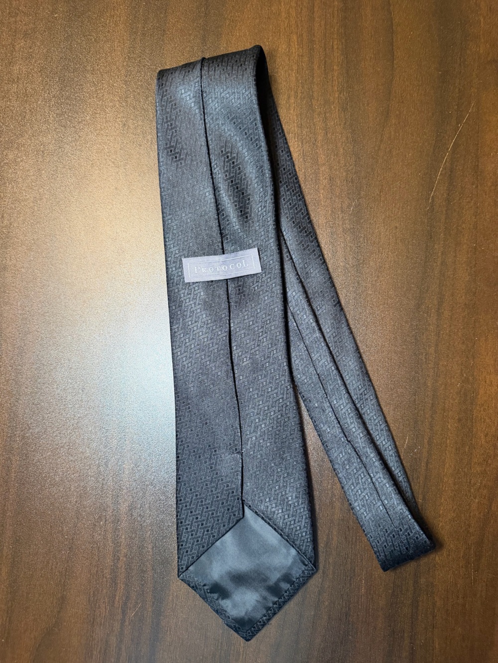Protocol 100% Silk Men’s Tie Black Charcoal Geometric Jacquard